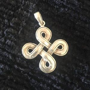Silver Celtic Knot Pendant.